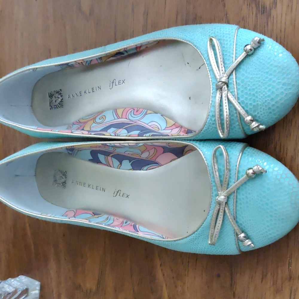 Anne Klein ballet flats